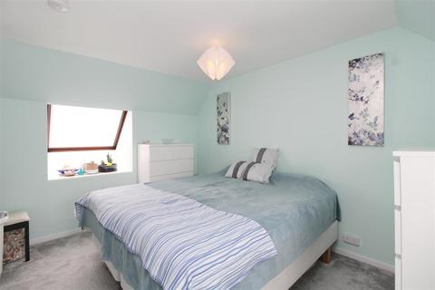 185 Arncliffe Drive, Heelands, Milton Keynes, MK13 7LG