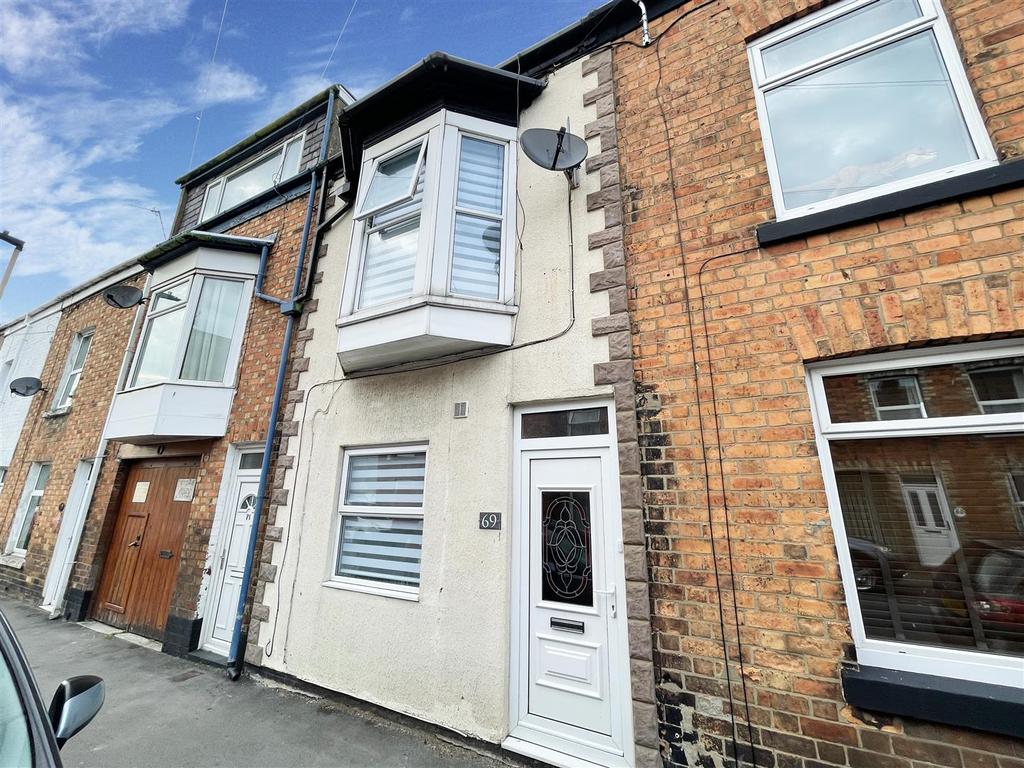Hoxton Road, Scarborough 2 bed terraced house £140,000