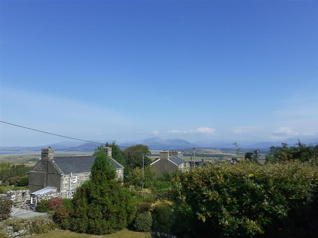 Old Llanfair Road, Harlech 2 bed detached bungalow for sale £349,999