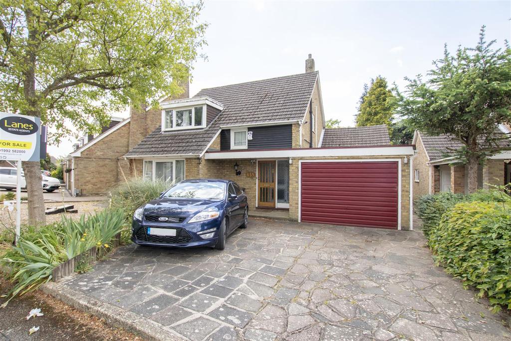 Mandeville Road, Hertford 3 bed detached house for sale £900,000