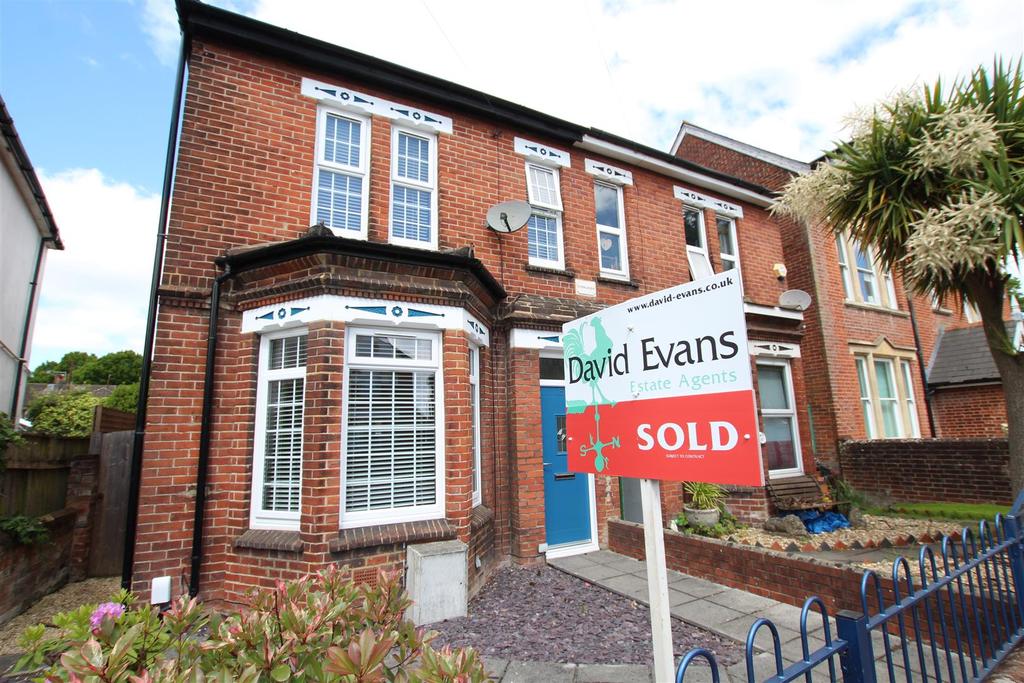 Desborough Road, Eastleigh 2 bed semidetached house £335,000