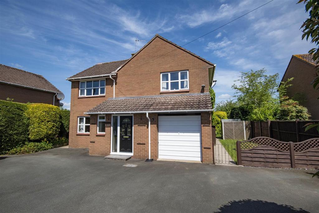 Maesbury Marsh, Oswestry 4 bed detached house £435,000
