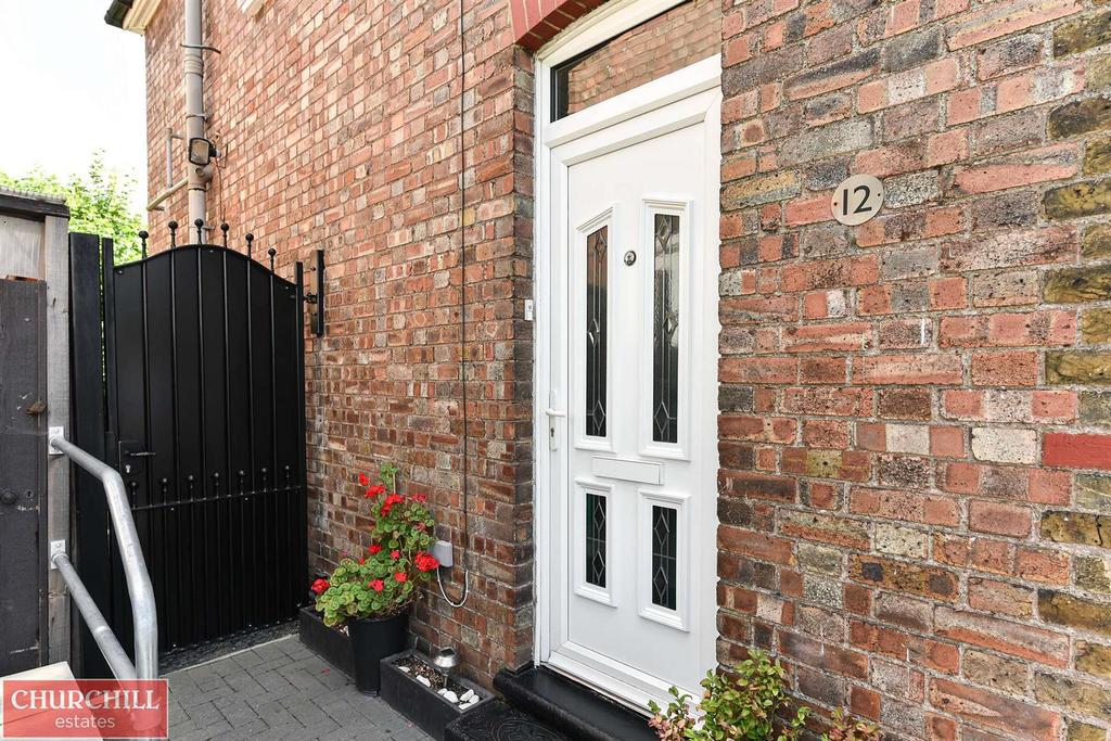 12 Warwick Road-30 resized.jpg