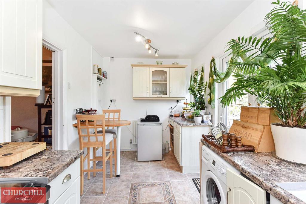 12 Warwick Road-16 resized.jpg