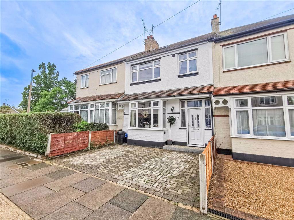 Kingswood Chase, Leigh On Sea, Essex 3 bed house £450,000