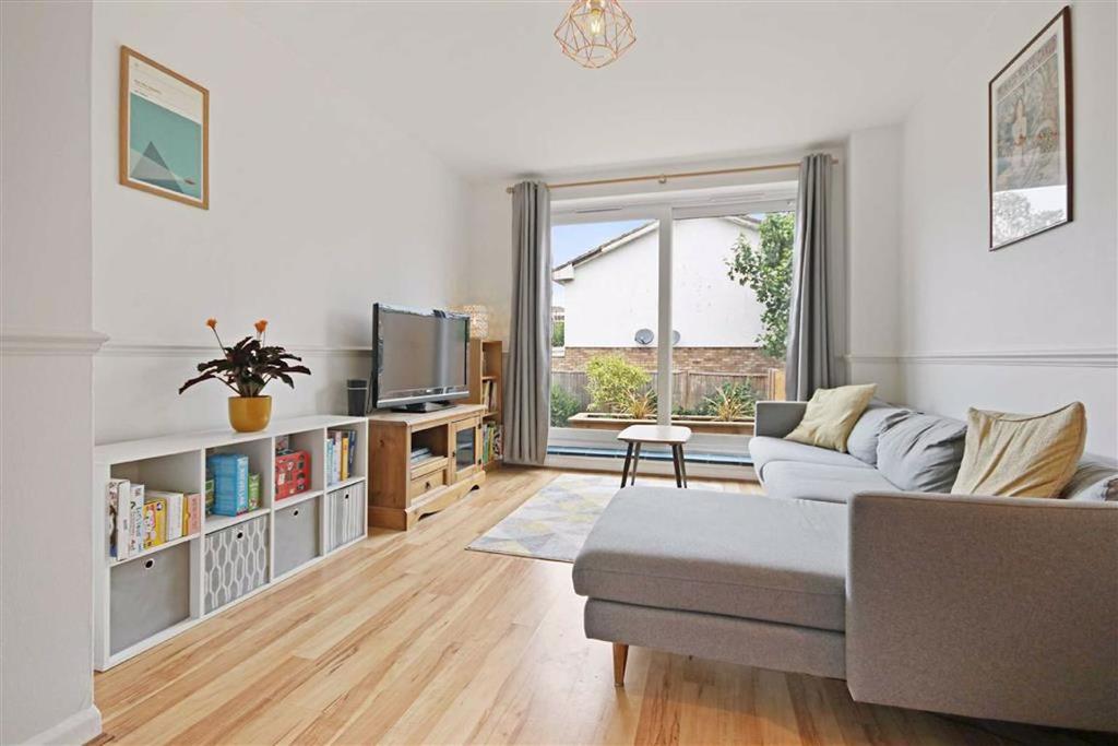 Chelsfield Gardens, Sydenham 3 bed terraced house £599,995