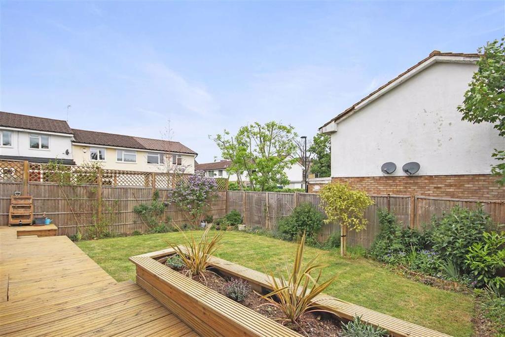 Chelsfield Gardens, Sydenham 3 bed terraced house £599,995
