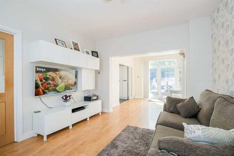 29 Chivers Road, Chingford, London, E4 9TD