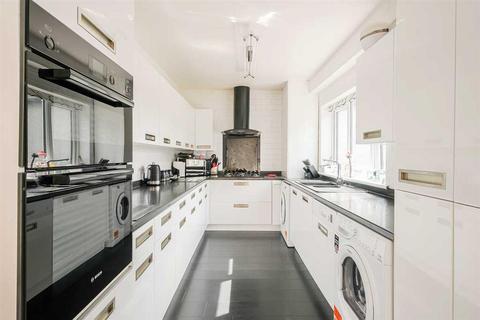 29 Chivers Road, Chingford, London, E4 9TD