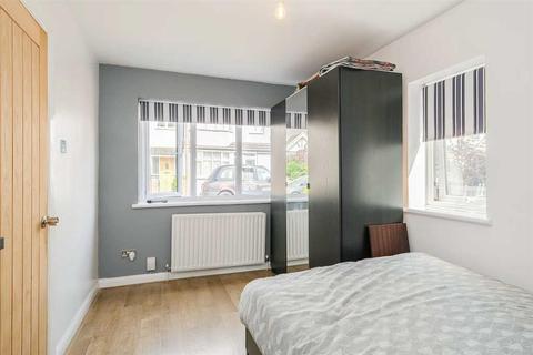 29 Chivers Road, Chingford, London, E4 9TD