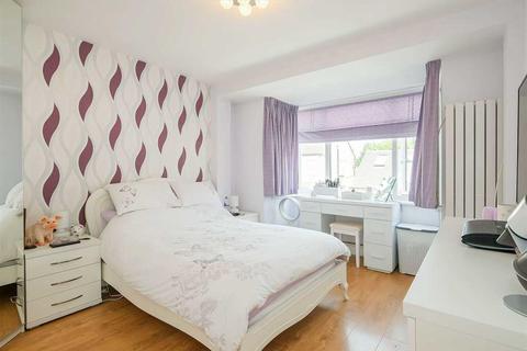 29 Chivers Road, Chingford, London, E4 9TD