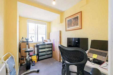 29 Chivers Road, Chingford, London, E4 9TD