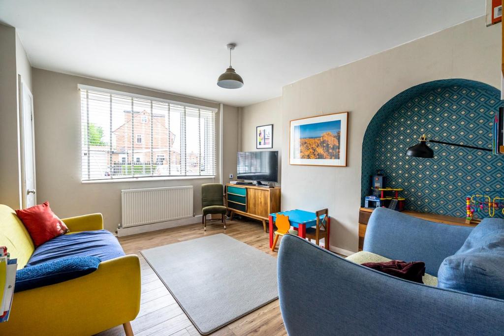 Don Avenue, Dringhouses, York 3 bed terraced house £275,000