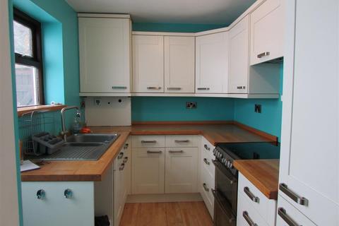 3 bedroom terraced house to rent, Daniel Place, Penzance