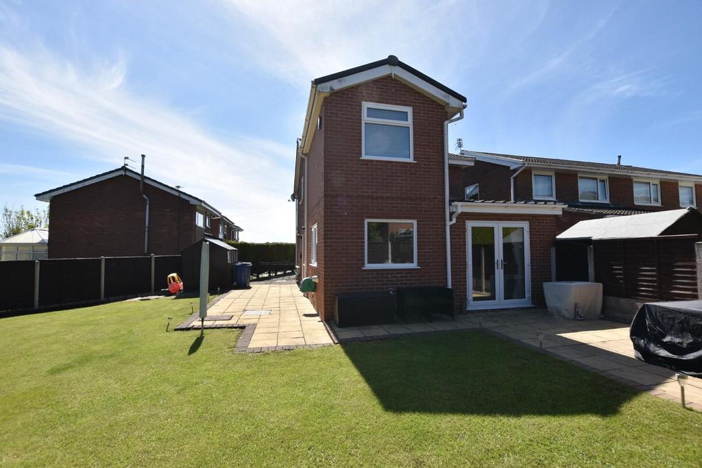 Tarvin Close, Briercliffe, Burnley 3 bed detached house £210,000