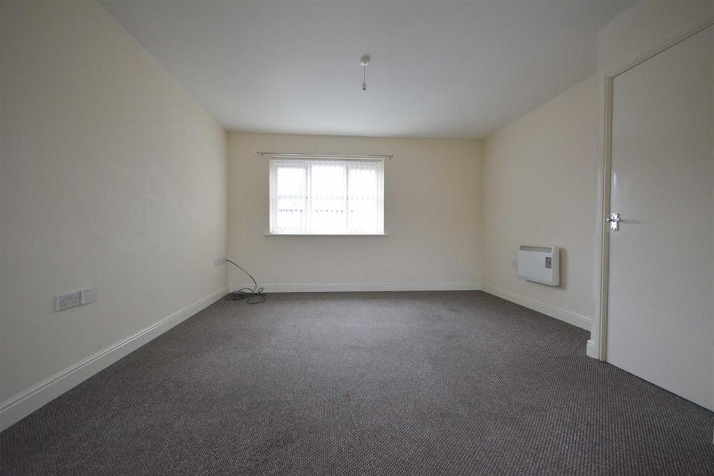 Liverpool Road, Platt Bridge, Wigan 2 bed apartment £70,000