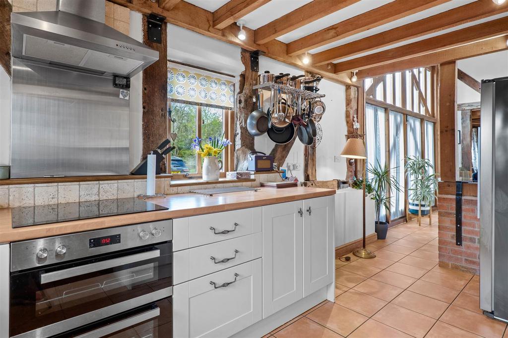 Bottom Barn - kitchen.jpg