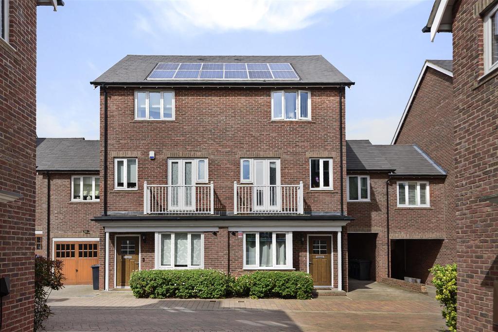 David Wildman Lane, Mill Hill 4 bed semidetached house £865,000