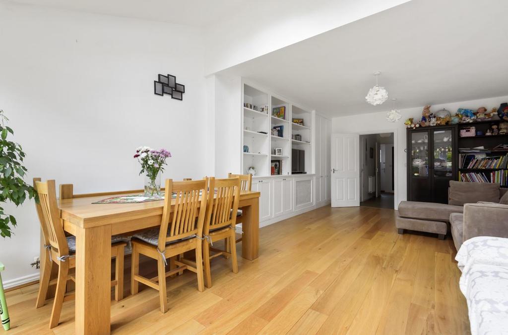 David Wildman Lane, Mill Hill 4 bed semidetached house £865,000