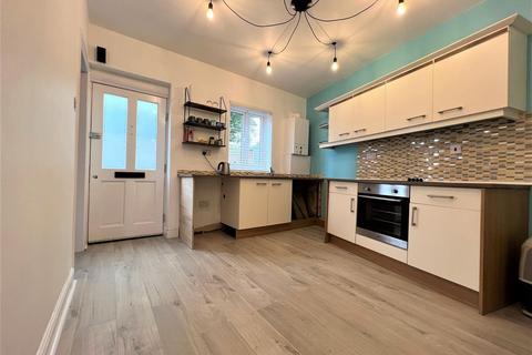 1 bedroom ground floor flat to rent - Beach Avenue, Leigh-On-Sea