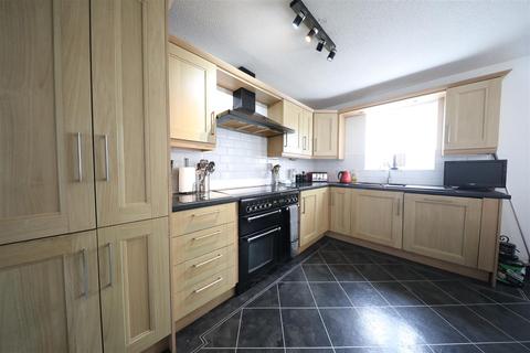 3 bedroom townhouse for sale - Western Gailes Way, Hull