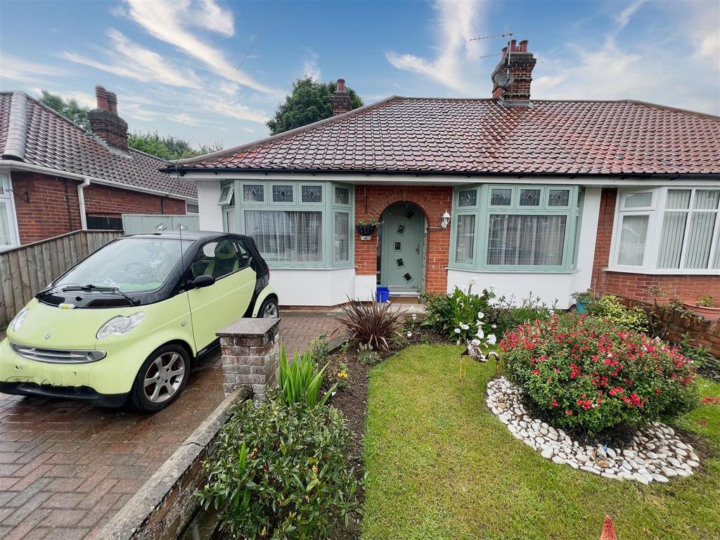 Dales Road, Ipswich 2 bed semidetached bungalow £285,000
