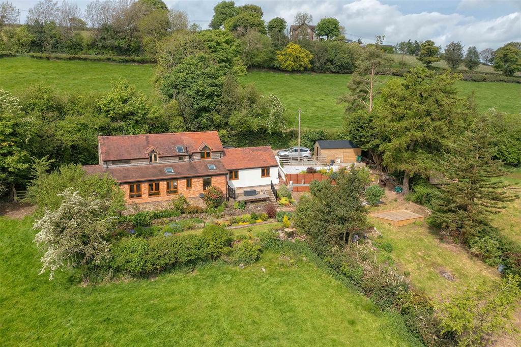 Hare Hatch, 15 Hope Common, Bentlawnt... 3 bed detached house £525,000