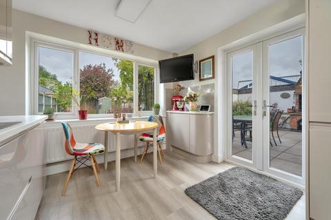 421 Mapperley Plains, Mapperley, Nottingham, NG3 5RW
