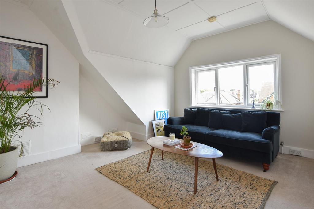 Springfield Road, St. LeonardsOnSea 2 bed flat £180,000