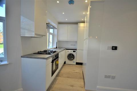 2 bedroom flat to rent, Buckingham Road, Edgware, HA8