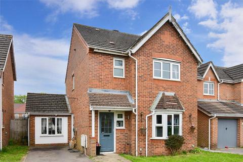 25 De Burgh Gardens, Tadworth, KT20 5LU
