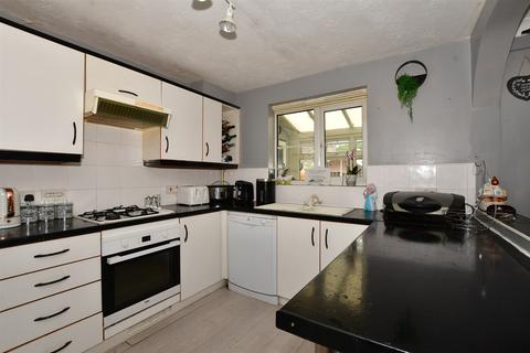 25 De Burgh Gardens, Tadworth, KT20 5LU