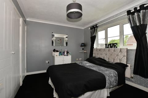 25 De Burgh Gardens, Tadworth, KT20 5LU