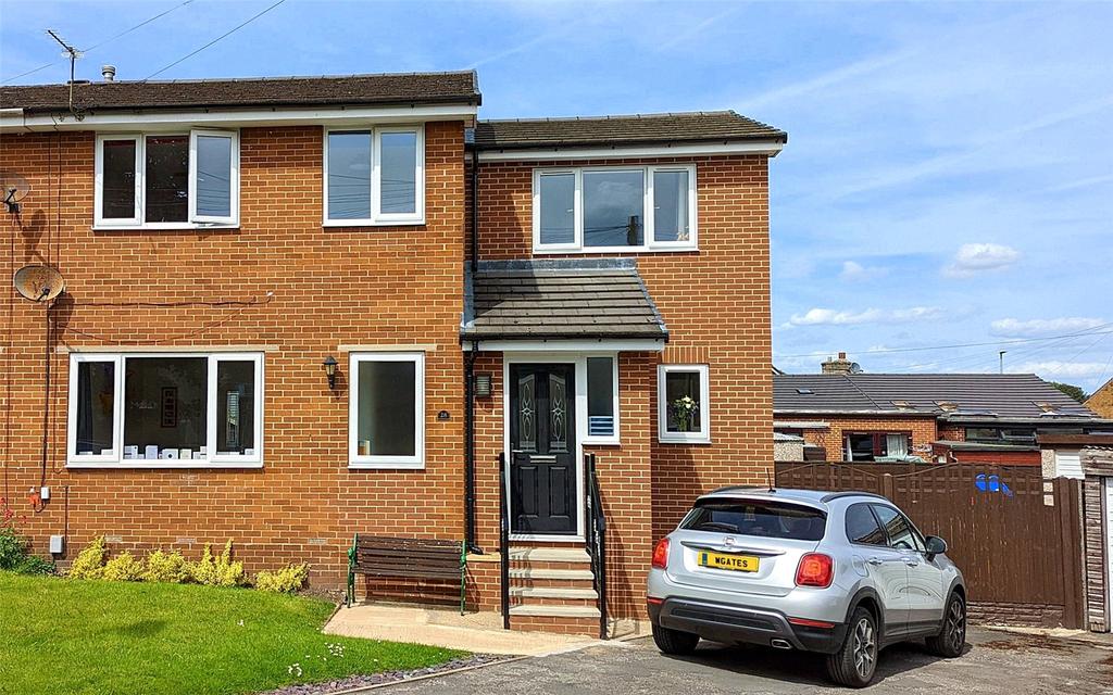 Grove Street, Mirfield, WF14 4 bed end of terrace house £270,000