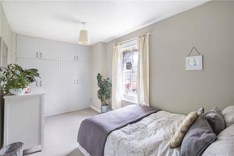 2 bedroom apartment to rent, Upper Richmond Road, Putney, SW15