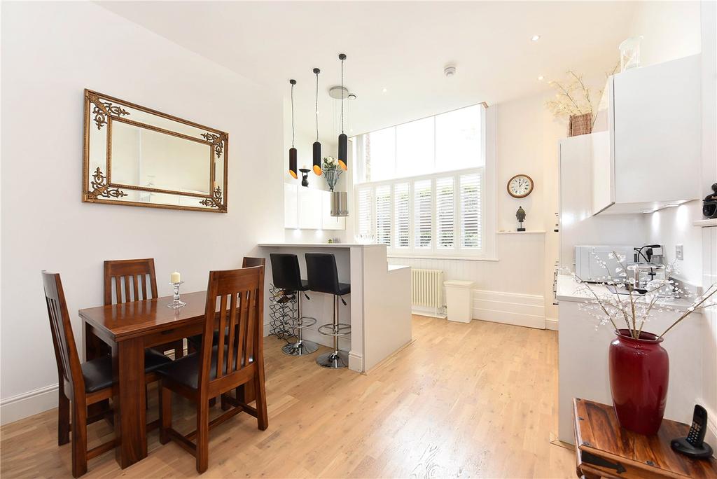 Kitchen/Dining Area