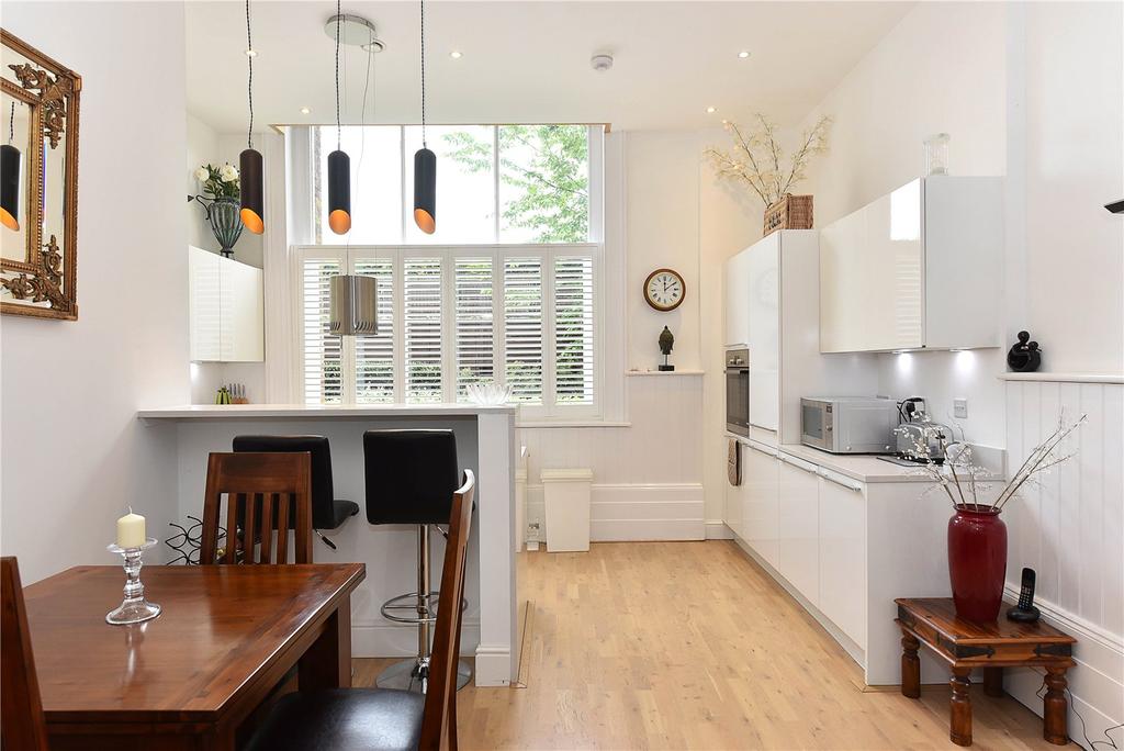 Kitchen/Dining Area