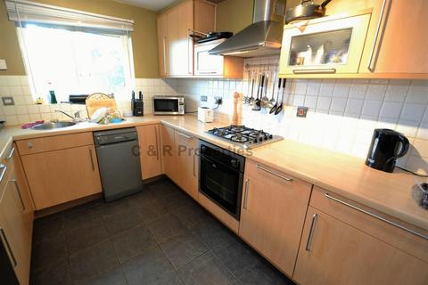 4 bedroom townhouse to rent, Sadler Court, Hulme, Manchester, M15 5RP