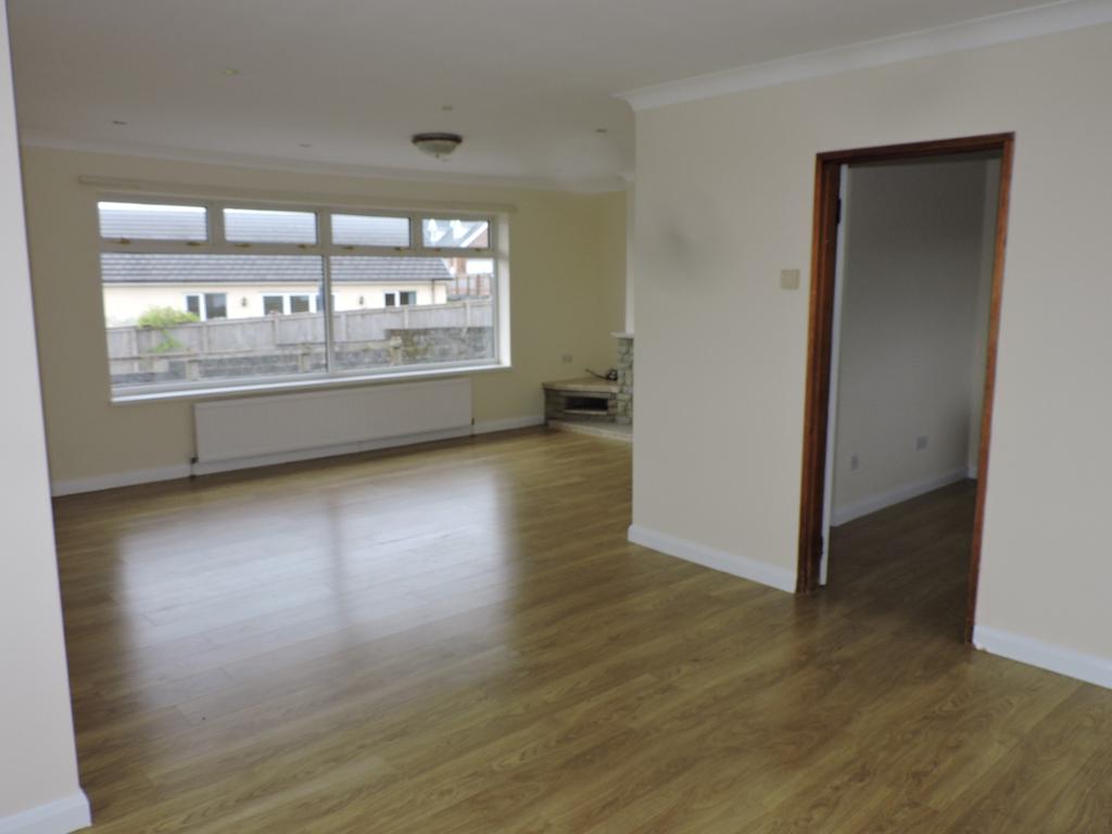 Church Road, Gorslas, Llanelli, SA14 3 bed bungalow £225,000