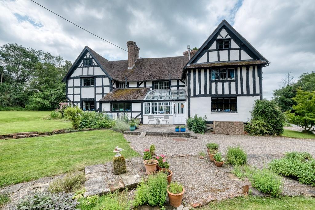 Tardebigge Farm, Copyholt Lane, Lower Bentley, B60 3BA 5 bed farm house