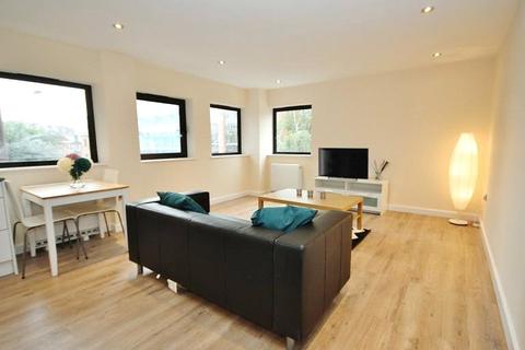 2 bedroom apartment to rent - Morland House, Eastern Road, Romford, Essex, RM1
