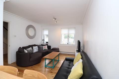 2 bedroom semi-detached house to rent - Hayfield Yard, Stepney Green, London E1