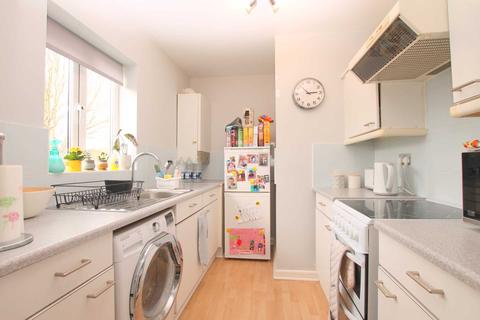 40 Siskin Close, Bushey, WD23 2HN