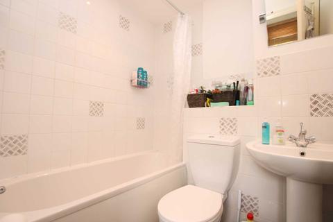 40 Siskin Close, Bushey, WD23 2HN