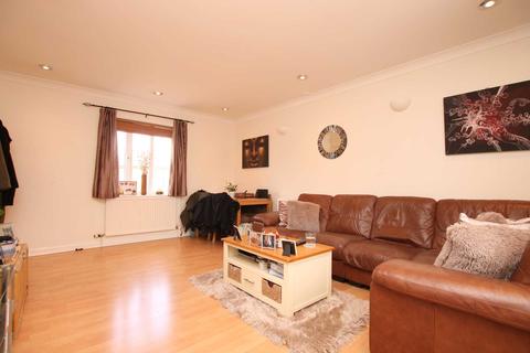 40 Siskin Close, Bushey, WD23 2HN