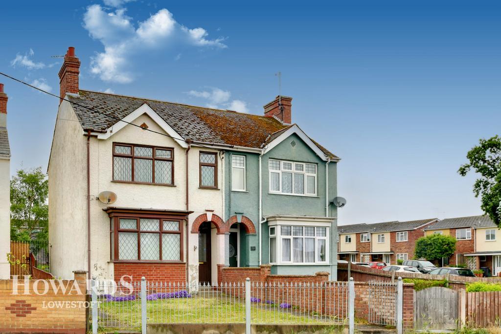 Long Road, Lowestoft 3 bed semidetached house £210,000