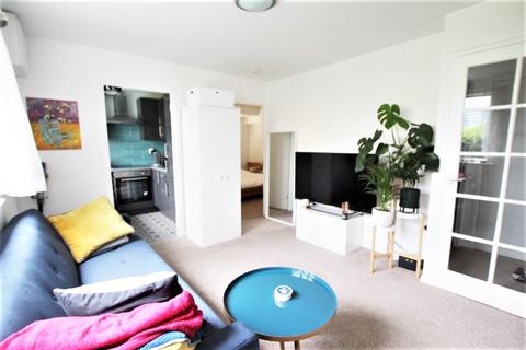 1 bedroom apartment for sale - Adler Court, Bream Close, London, N17