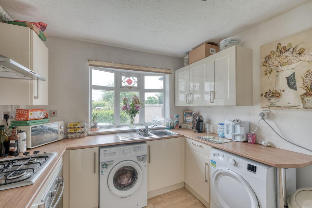 Aldington Close, Lodge Park, Redditch... 3 bed end of terrace house £