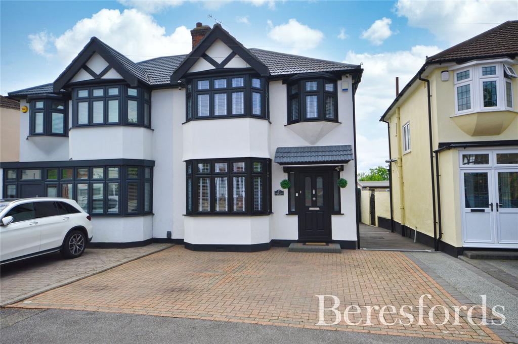 Park End Road, Romford, RM1 3 bed semidetached house for sale £600,000