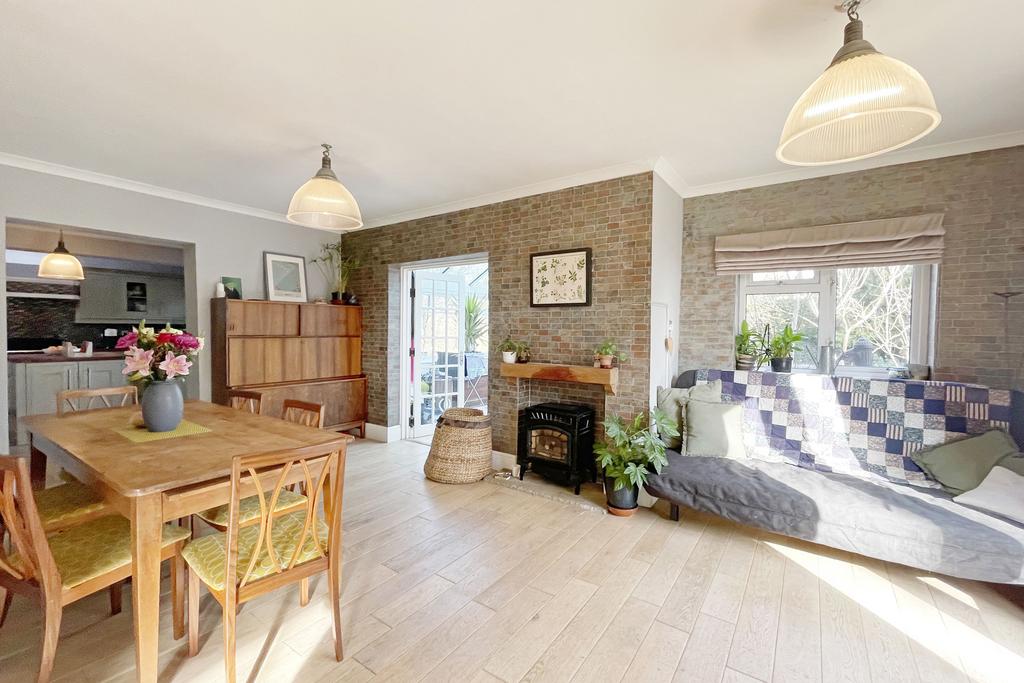 Living Dining Area